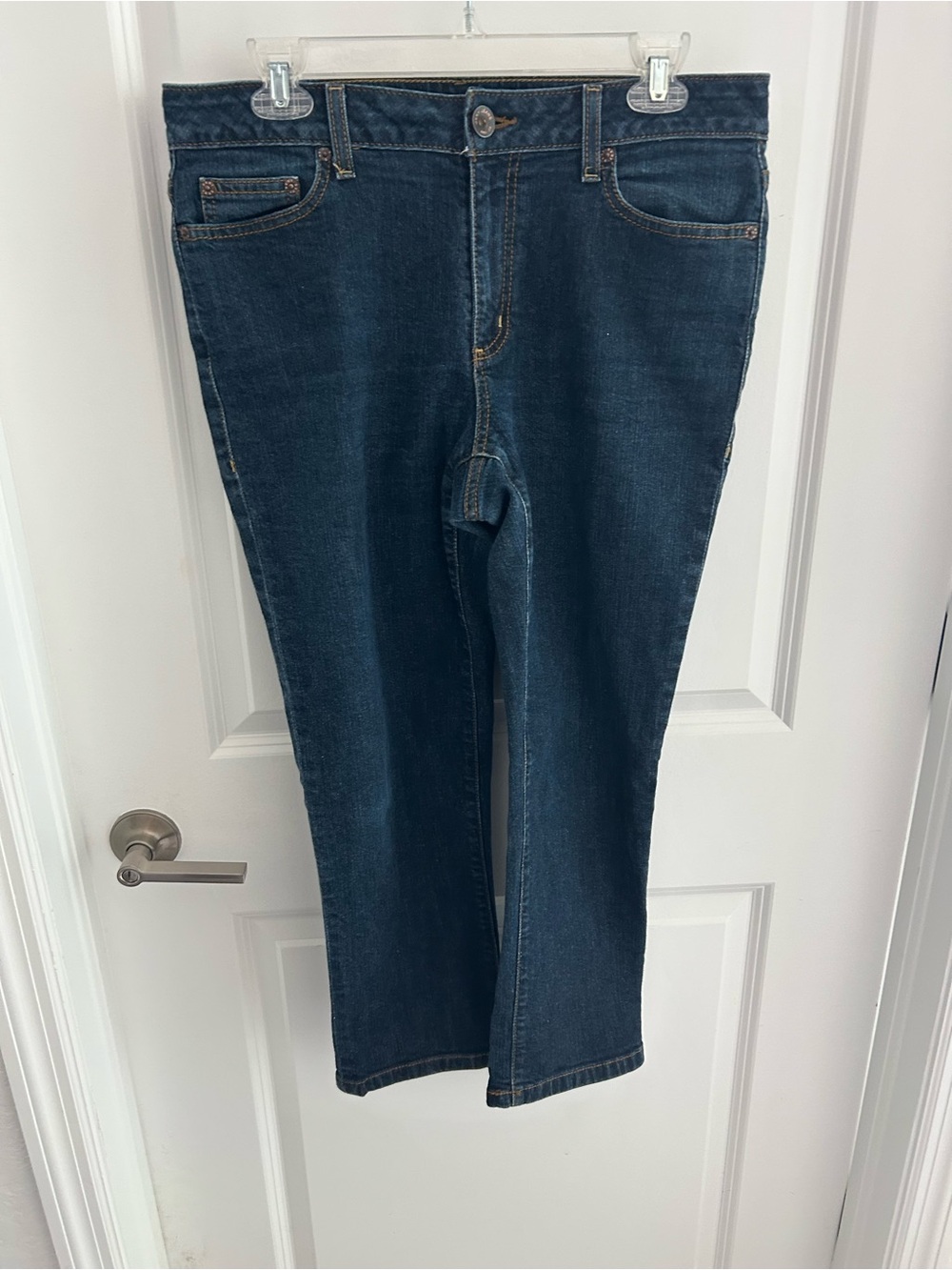 DKNY woman’s Classic Dark Blue Straight-Leg Jeans